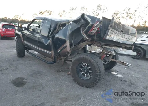 1997 Chevrolet K1500 Fleetside z USA, uszkodzony, nr VIN 2GCEK19R0V1149995